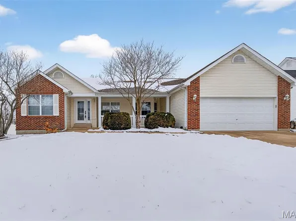 7 Cherokee Sunset Ct, O'Fallon, MO 63366