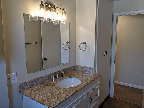 4th image of 4347 S Highland Dr #D