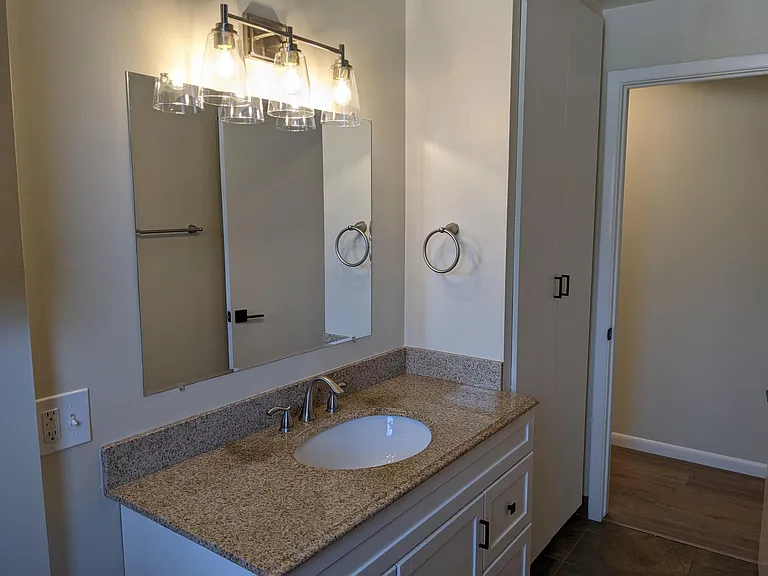 4347 S Highland Dr #D — Photo 4
