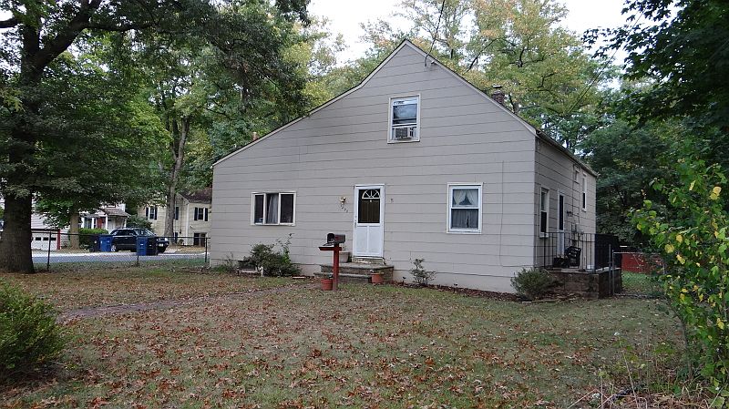 2nd image of 1290 Cambridge Ave
