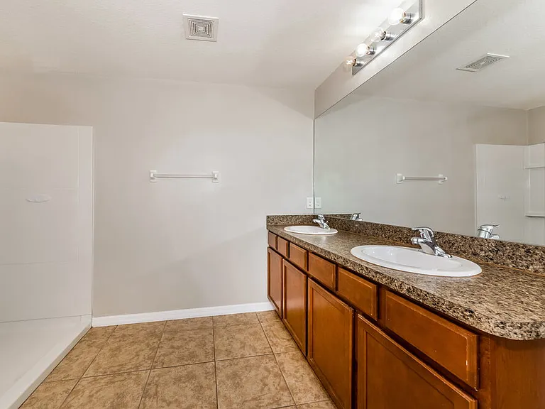 204 Lone Dove Ln — Photo 11