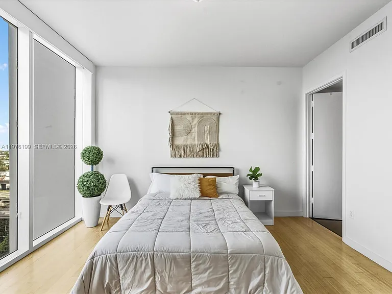 1040 Biscayne Blvd #1107 — Photo 33