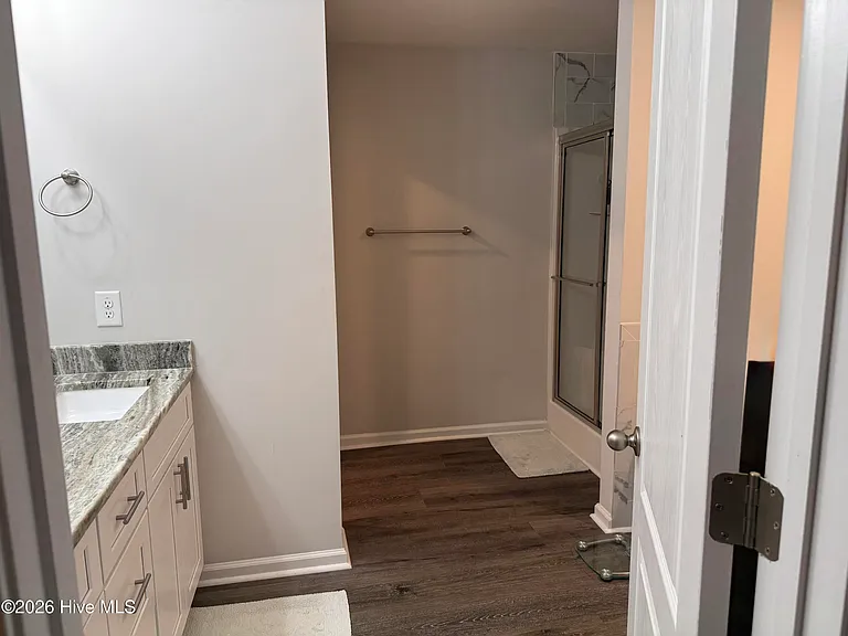 406 Ames St — Photo 16