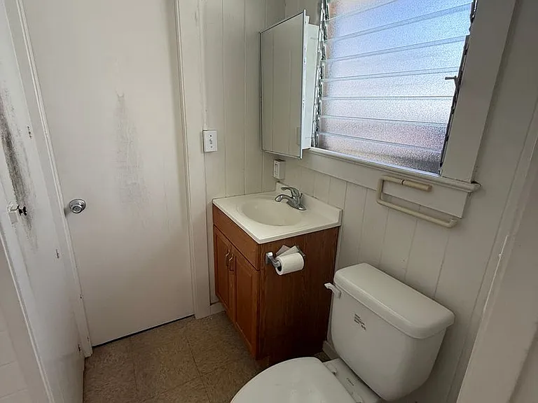 1141 Rycroft St — Photo 4