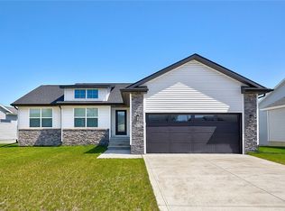 2818 NW 21st St, Ankeny, IA 50023