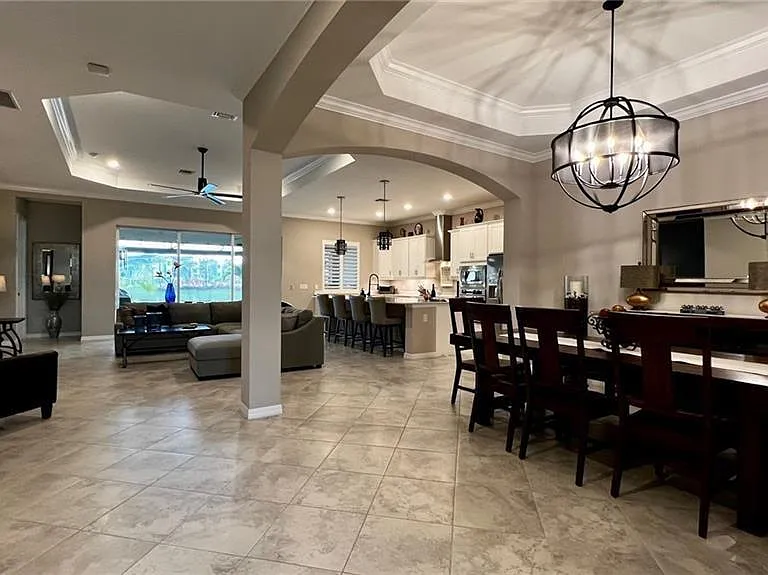 5985 Berwick Ln — Photo 10