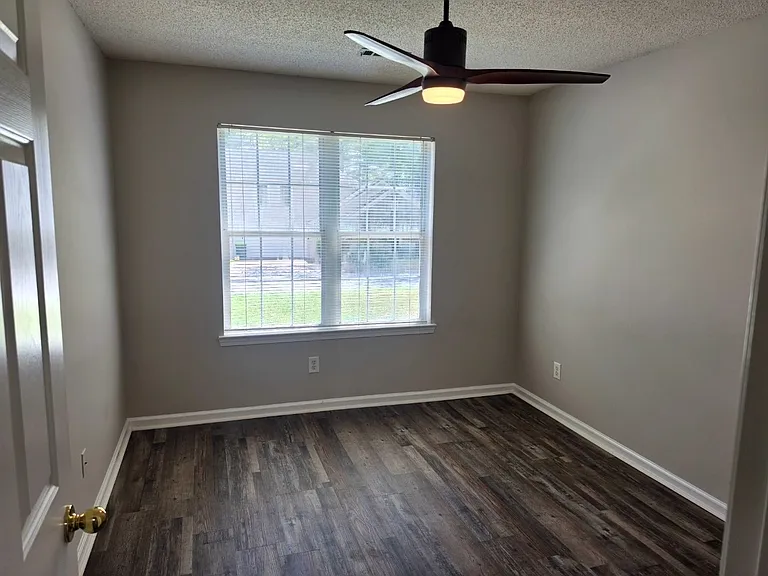 703 S Fairfield Dr — Photo 29