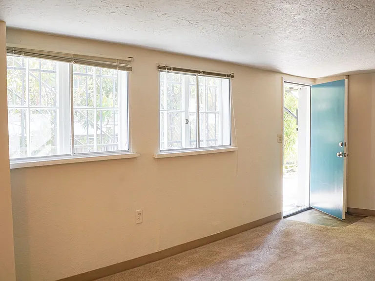 Great NW Location: Spacious 1 Bedroom Ready Soon! — Photo 3