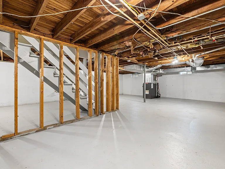459 2nd St — Photo 32