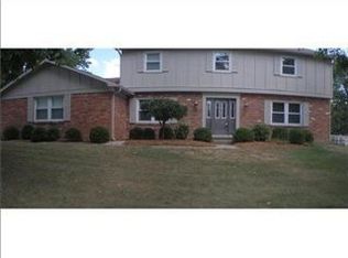 49 Hawthorne Dr, Carmel, IN 46033