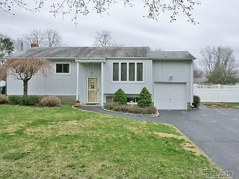 1st image of 27 Penfield Dr