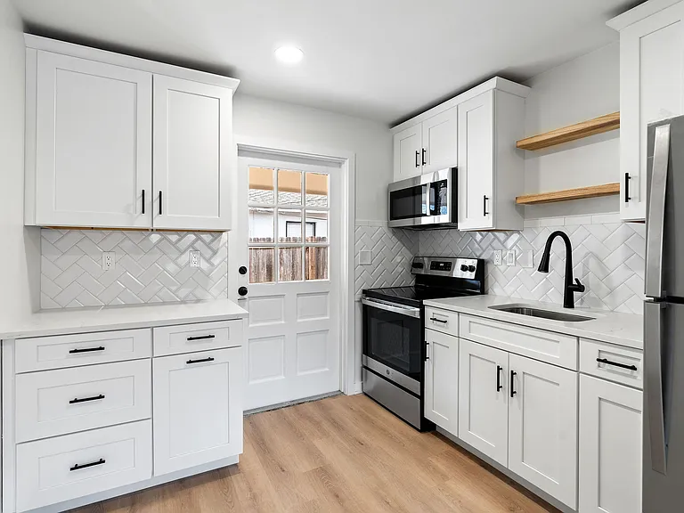 1028 Bass Blvd #E — Photo 2