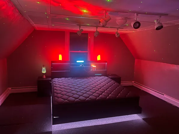 528 Gorham St, Lowell, MA 01852