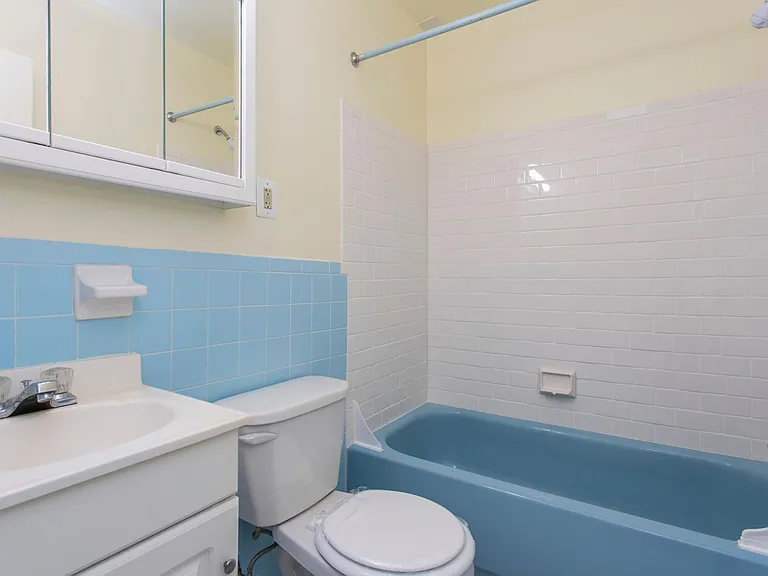 Colonial Village Townhomes — Photo 18