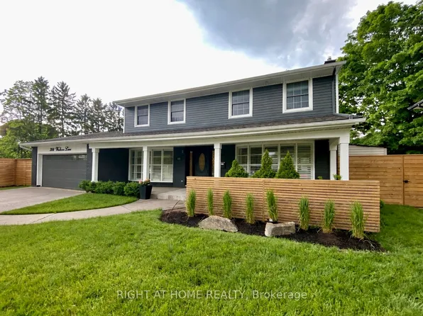 204 Walkers Line, Burlington, ON L7N 2C3
