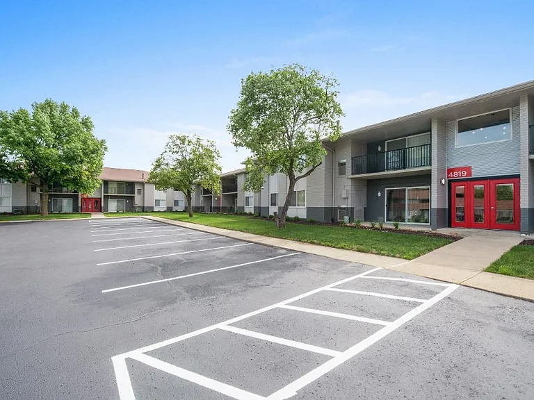 7 Pointe Apartments — Photo 36