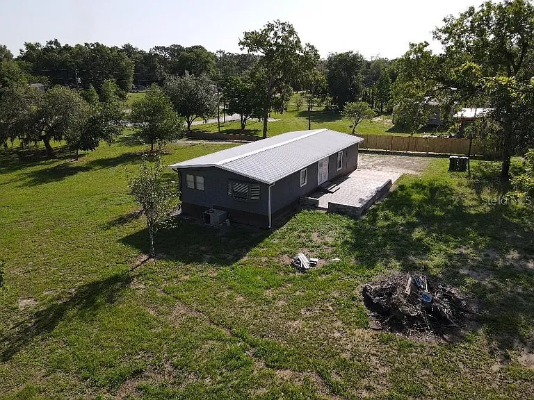 17524 Medley Ave — Photo 6