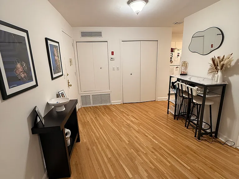 1021 Grand St #4F — Photo 3