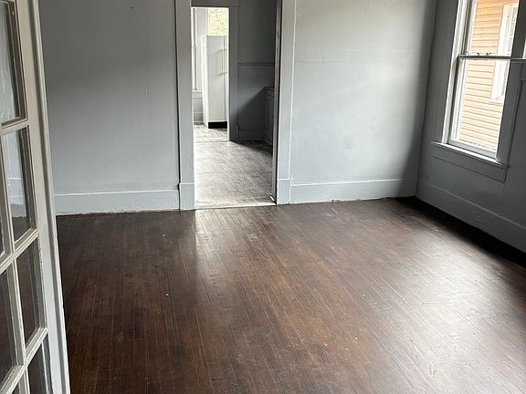 3rd image of 539 Kirby Pl