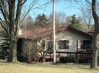 1422 Brinker Ct, Metamora, MI 48455