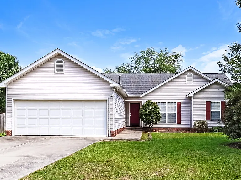 310 Tamarack Dr — Photo 1