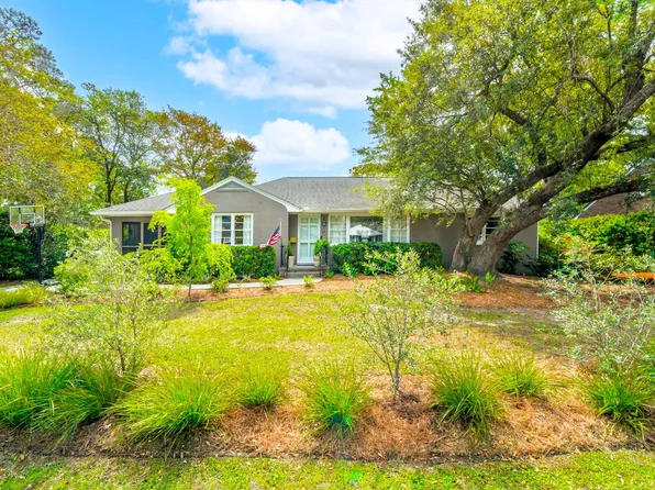 11 Jamaica Dr, Charleston, SC 29407