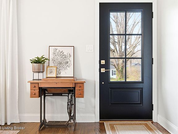 3rd image of 501 Brookview Rd