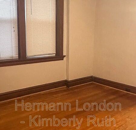 3rd image of 4668-4 Rosa Ave