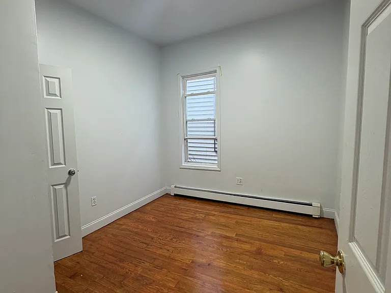 1240 Saint Lawrence Ave #2 — Photo 7
