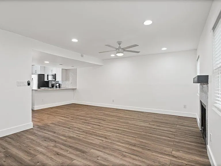 6401 Chimney Creek Cir #A — Photo 3