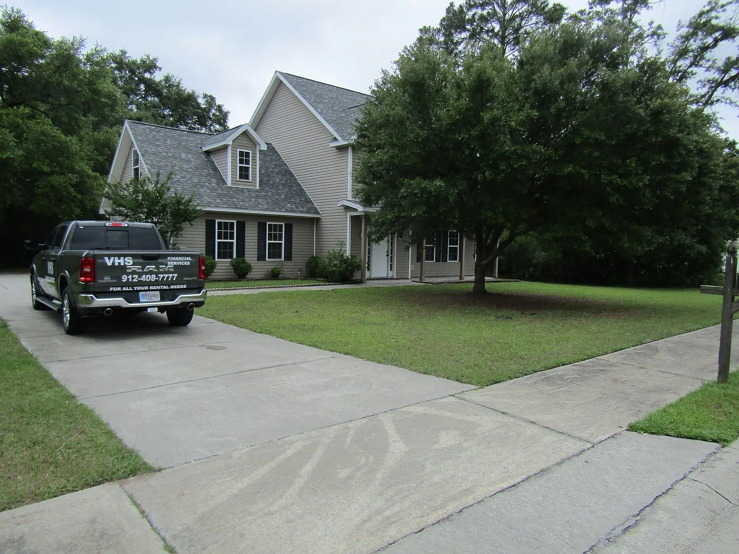 209 Ash Blvd — Photo 1