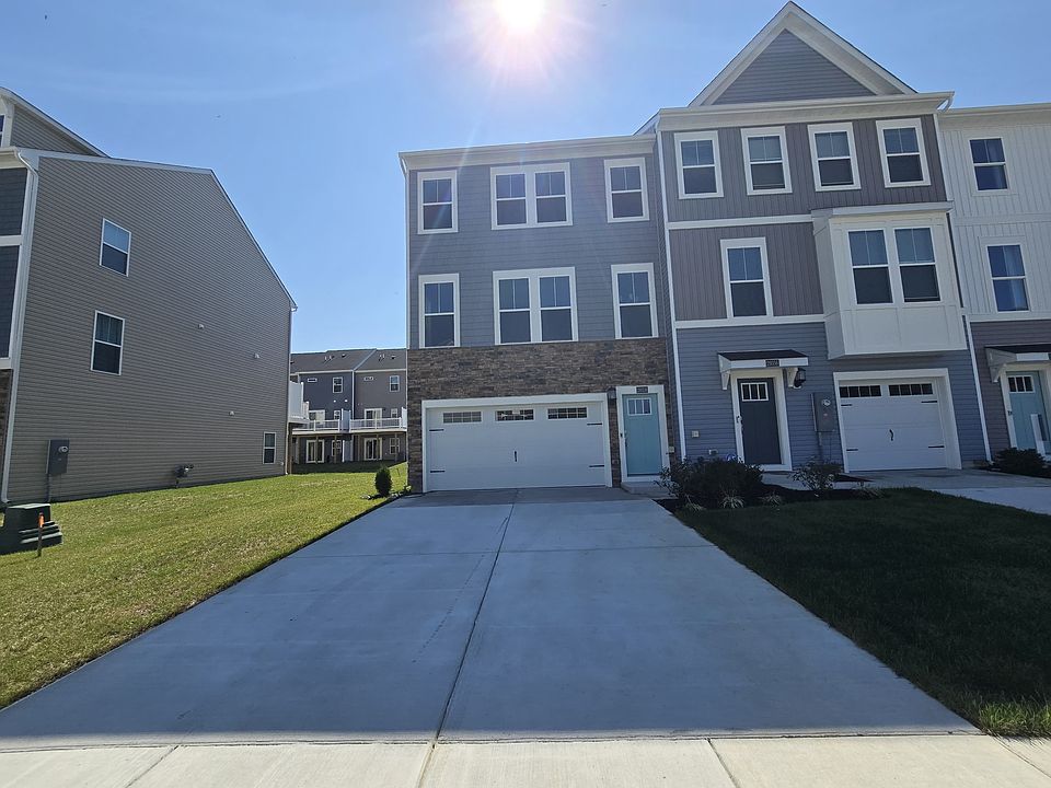 1st image of 29358 Oxford Dr #1