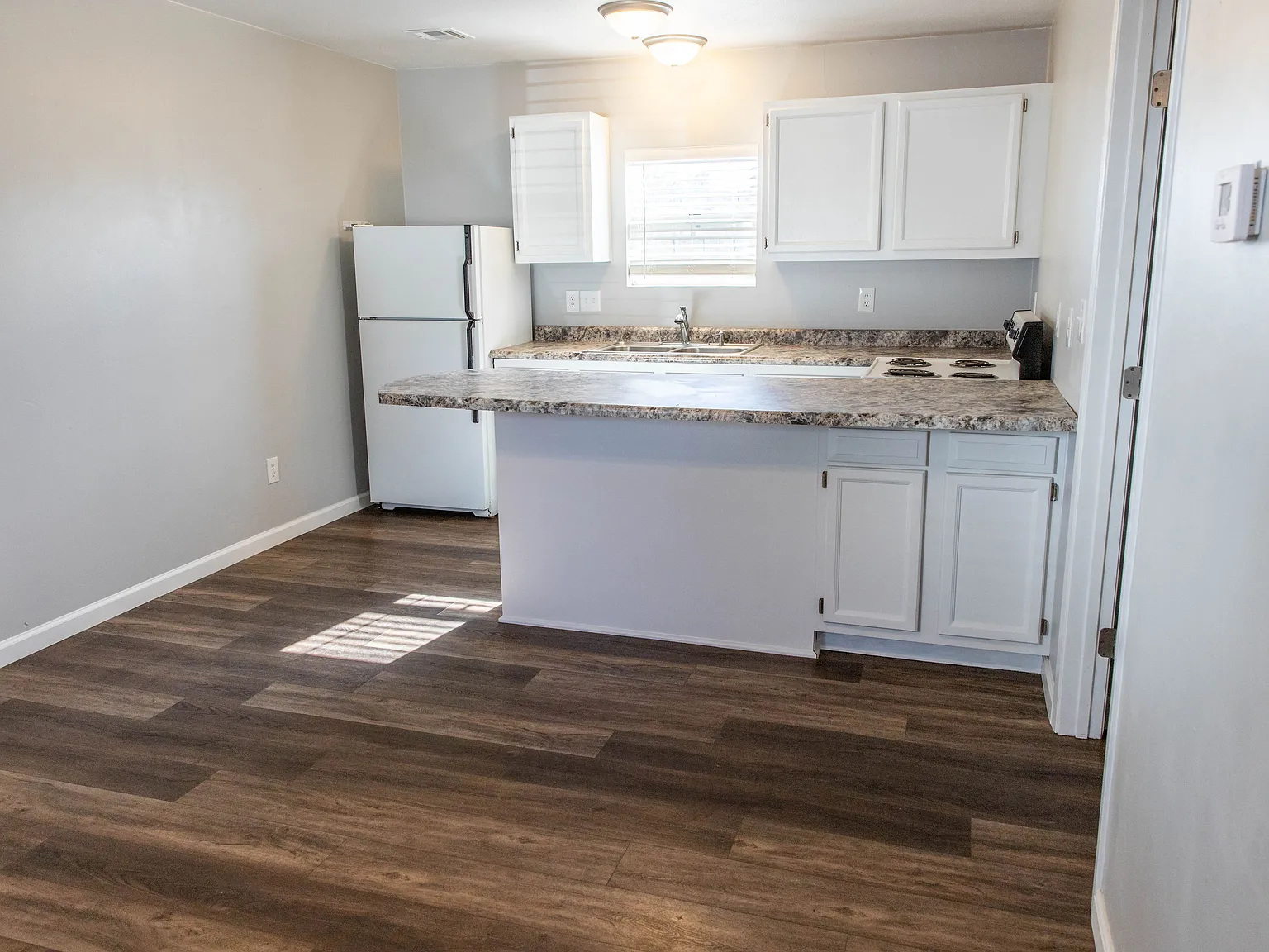 1 bed, 480 sqft, $700 — Photo 2