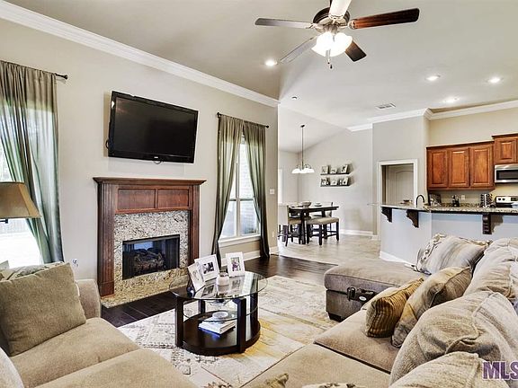2nd image of 3850 Loup Ln