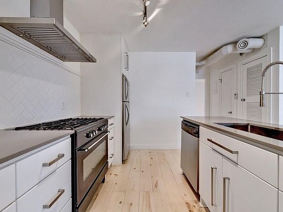 4th image of 2303 E Side Dr APT 224
