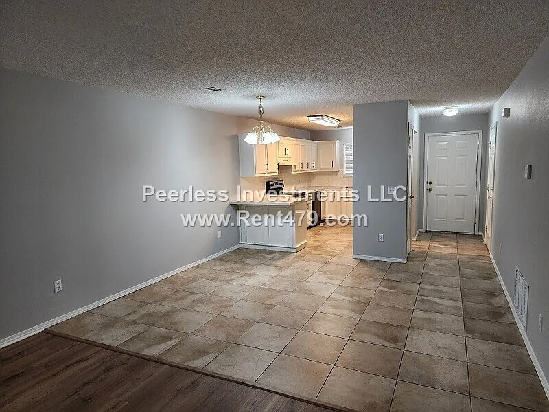 2 bed, 2.0 bath, 1256 sqft, $1,495 — Photo 2