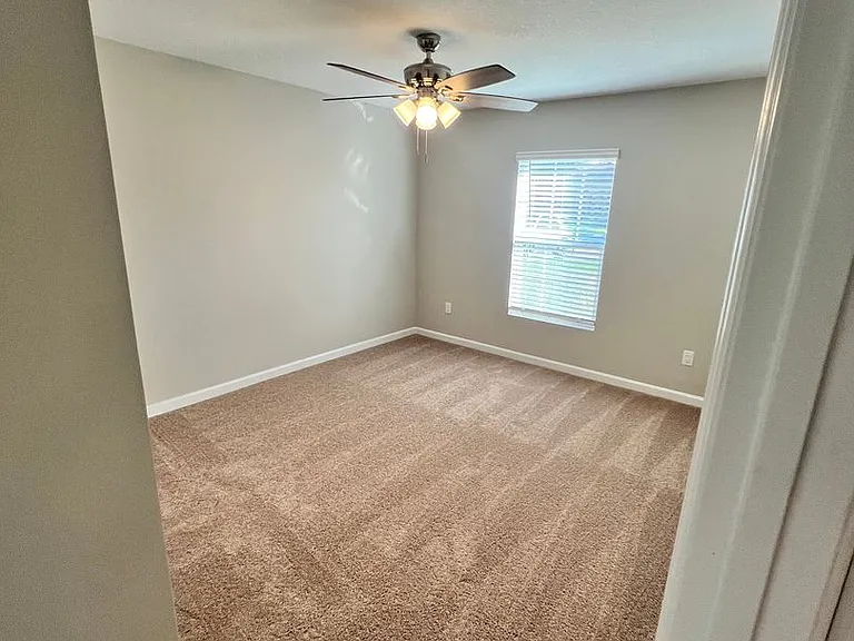 5951 NW Baynard Dr — Photo 31
