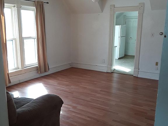 2nd image of 517 11th St