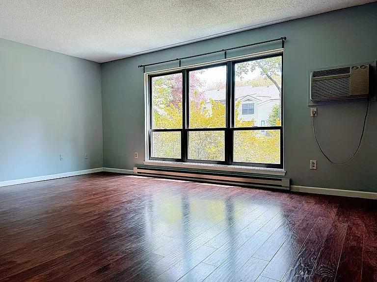 73 Wellington Dr — Photo 6