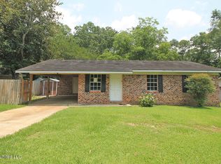 127 Woodland Dr, Lucedale, MS 39452