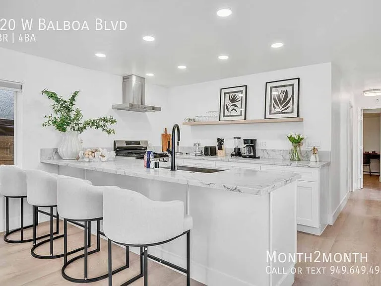 920 W Balboa Blvd — Photo 9