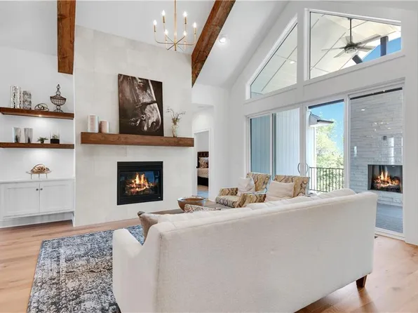 24991 W 98th Pl, Lenexa, KS 66227