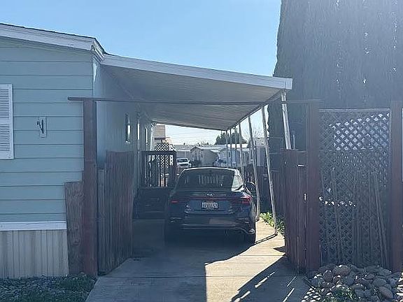 4th image of 4916 Brookdale Dr