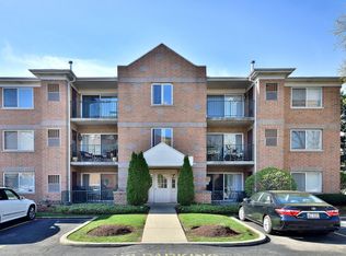 5351 NE River Rd APT 203, Chicago, IL 60656