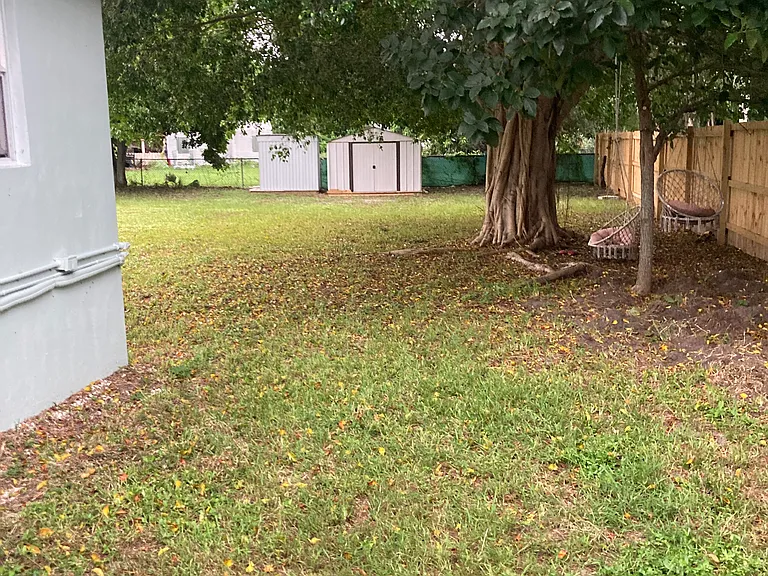 2452 Post Rd — Photo 16