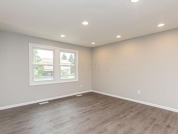 4th image of 1118 Lori Ln