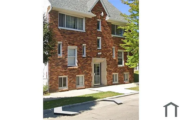 Building Photo - 7825 Chase Rd #8A