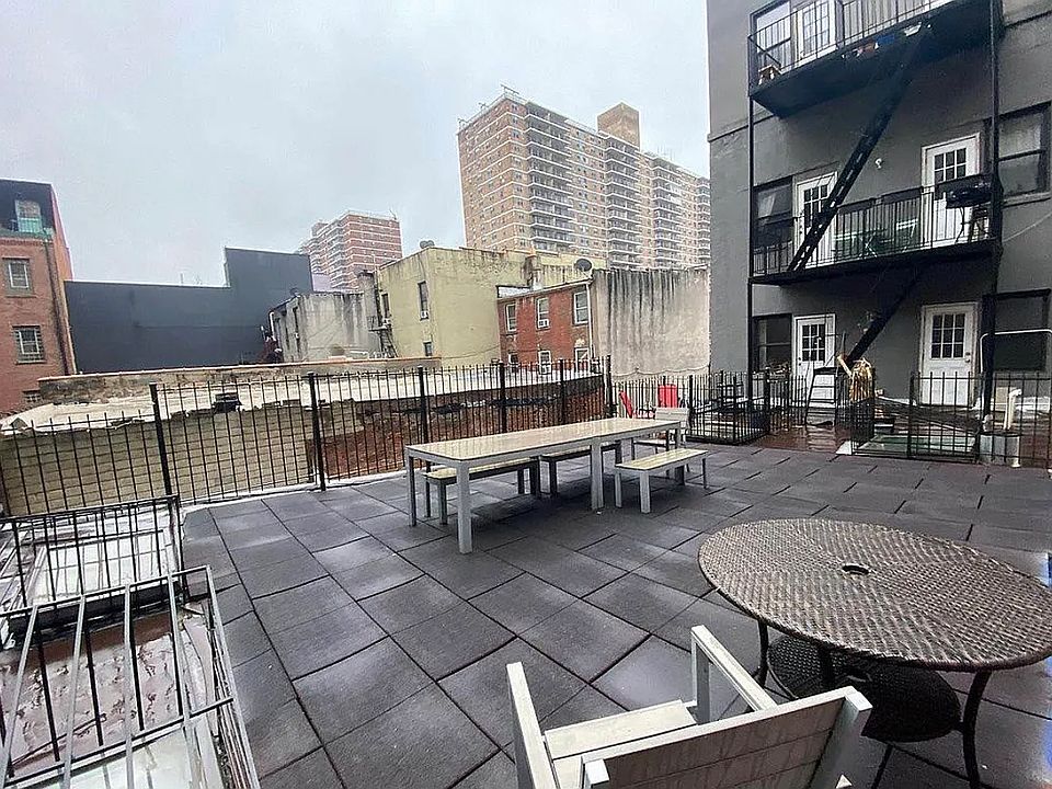 1st image of 124 Manhattan Ave #1K
