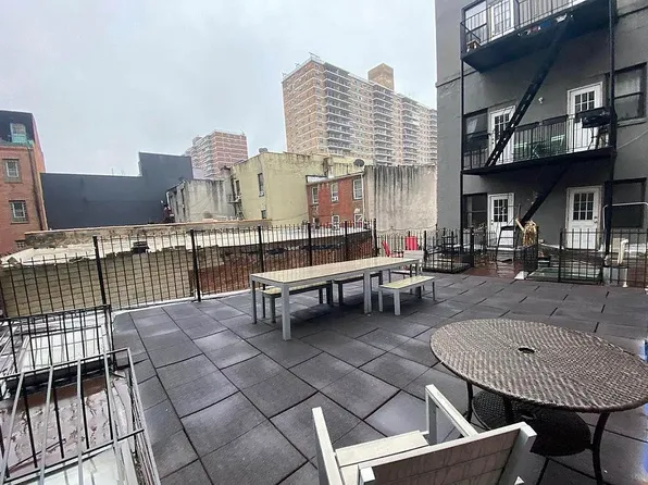 124 Manhattan Avenue image 1 of 16