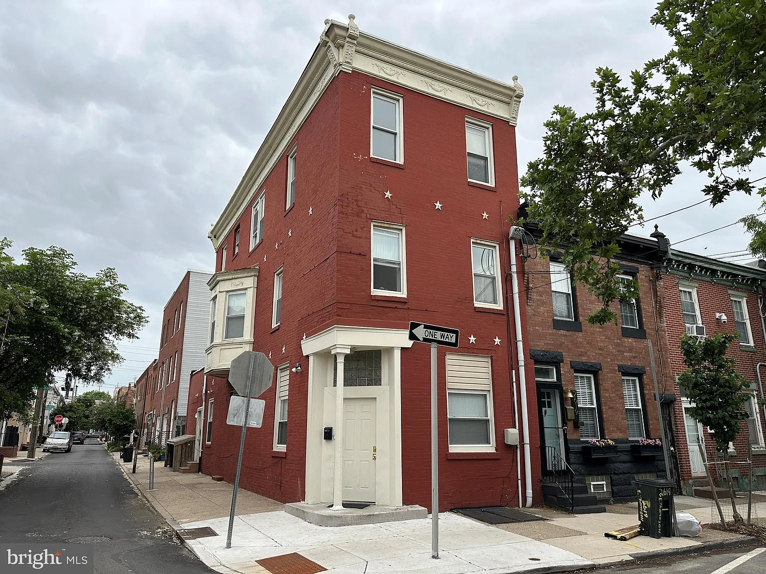 1 bed, 2416 sqft, $1,095 — Photo 1